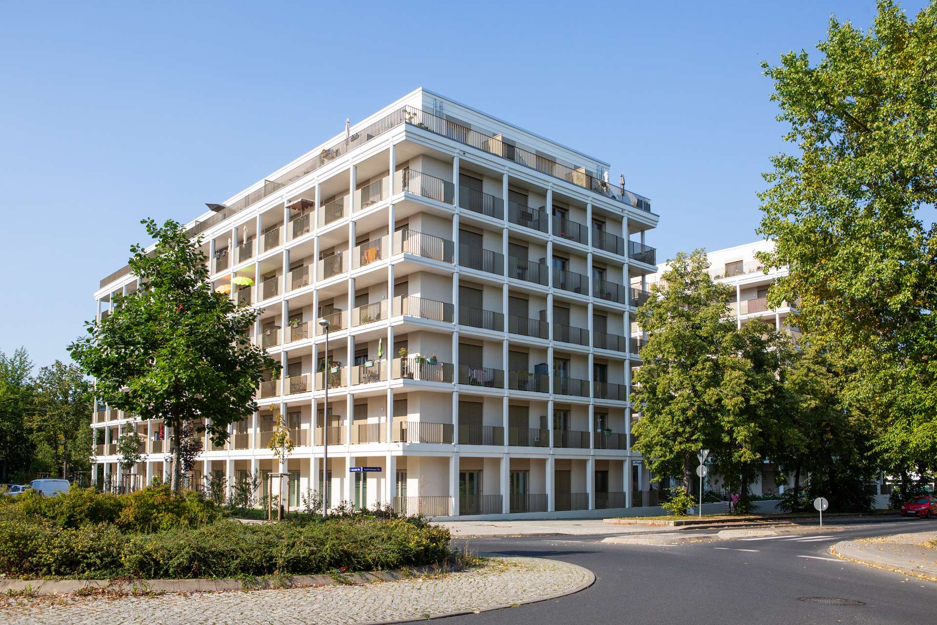 DSW24 – Dresder Servicewohnen GmbH – Augustus Residenz Dresden-Prohlis – Außenansicht Titelbild der Wohnung